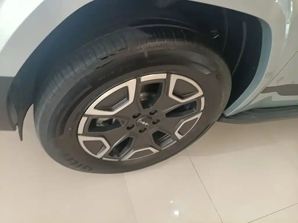 Fang Cheng Bao Titanium 7 2025 2025 200KM Front-Wheel Drive Max Edition