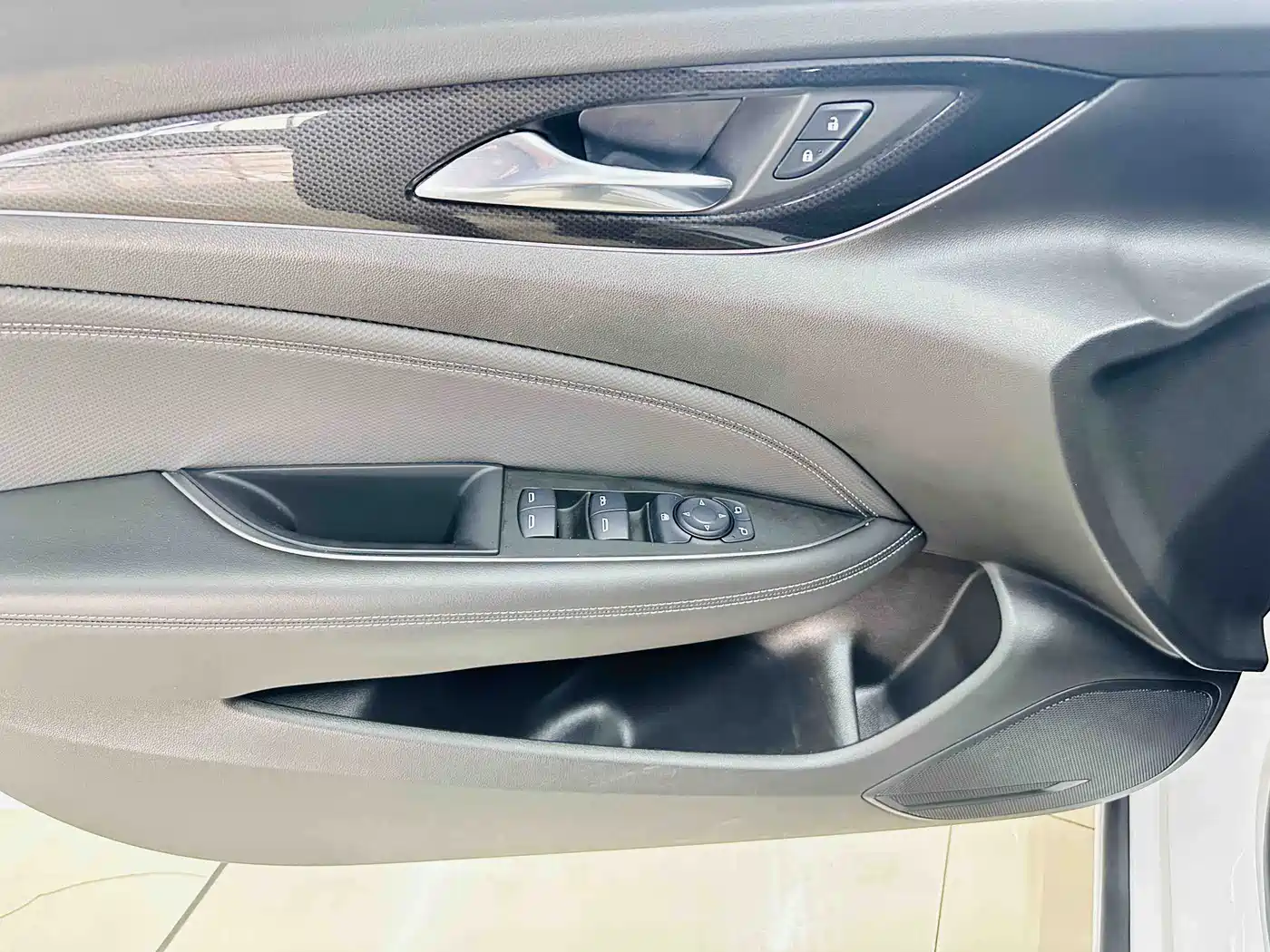 Buick Regal 2024 25T Ultra Comfort Edition фото 17