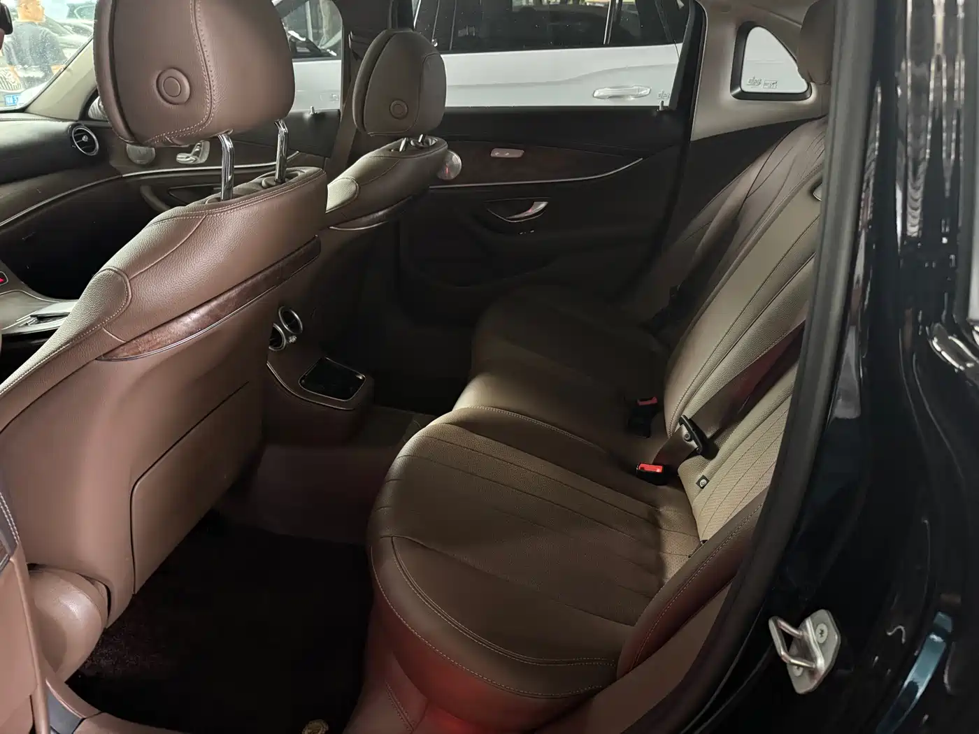 Mercedes-Benz E-Class 2023 E 300 L Luxury фото 10