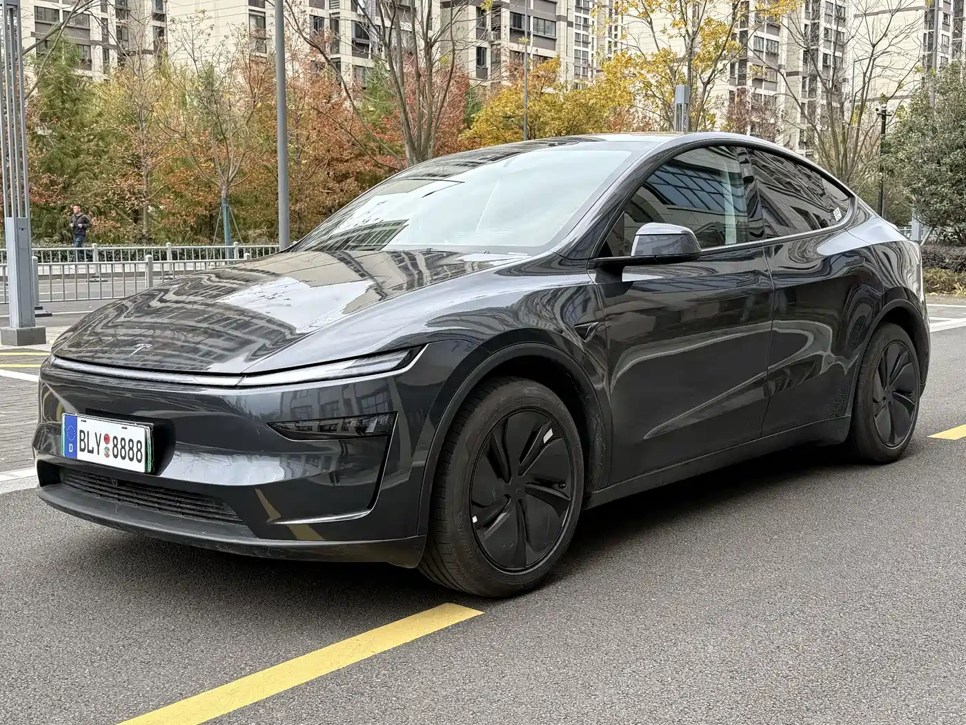 TESLA MODEL Y
