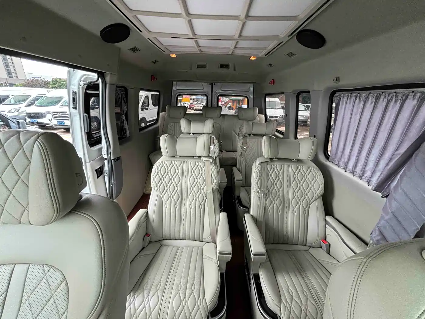 SAIC Maxus Xintu V80 2024 Model PRO Business 6MT Long Wheelbase Medium Roof 147Ps 9-seater Four-row Non-commercial фото 10