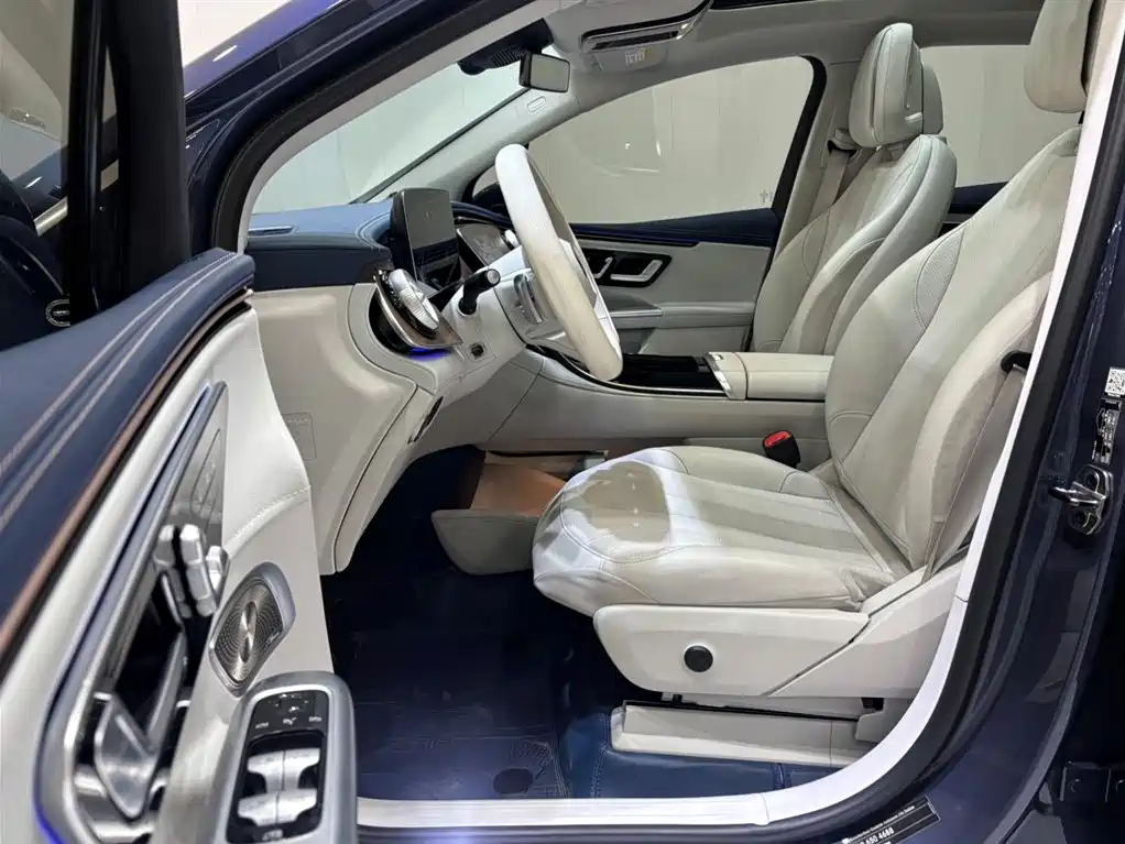 MERCEDES-BENZ EQE SUV