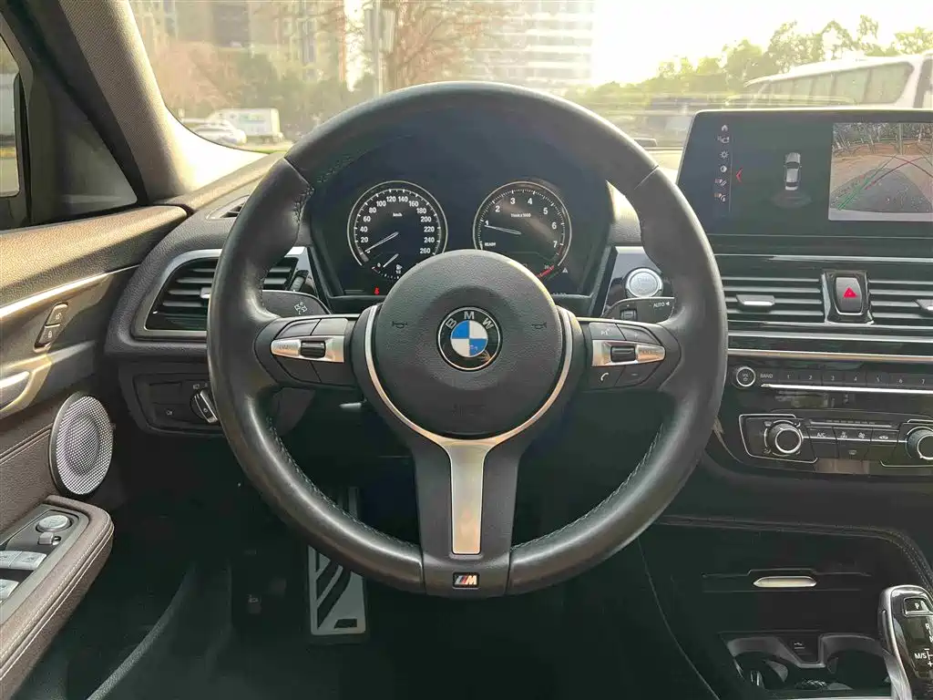 BMW 1-SERIES