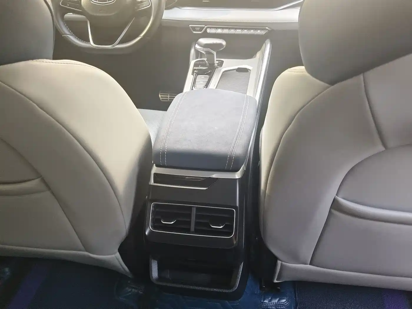 Фото 7 - Geely Preface