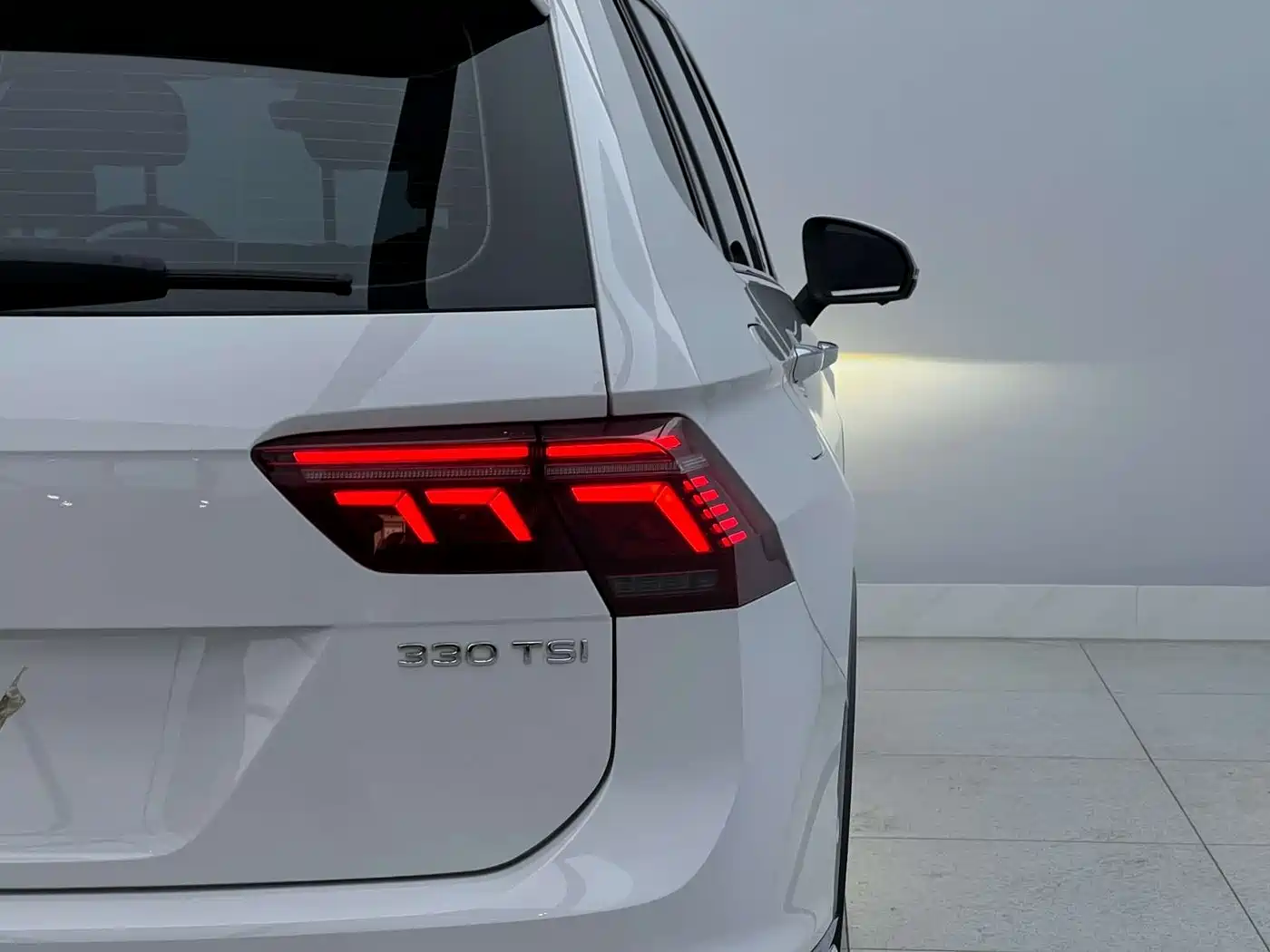Volkswagen Tiguan L 2022 330TSI Auto 2WD R-Line Premium Edition фото 6