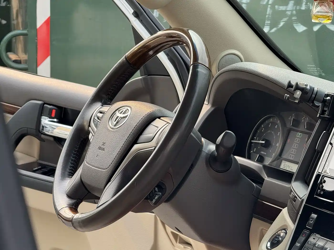 Toyota Land Cruiser (Import) 2019