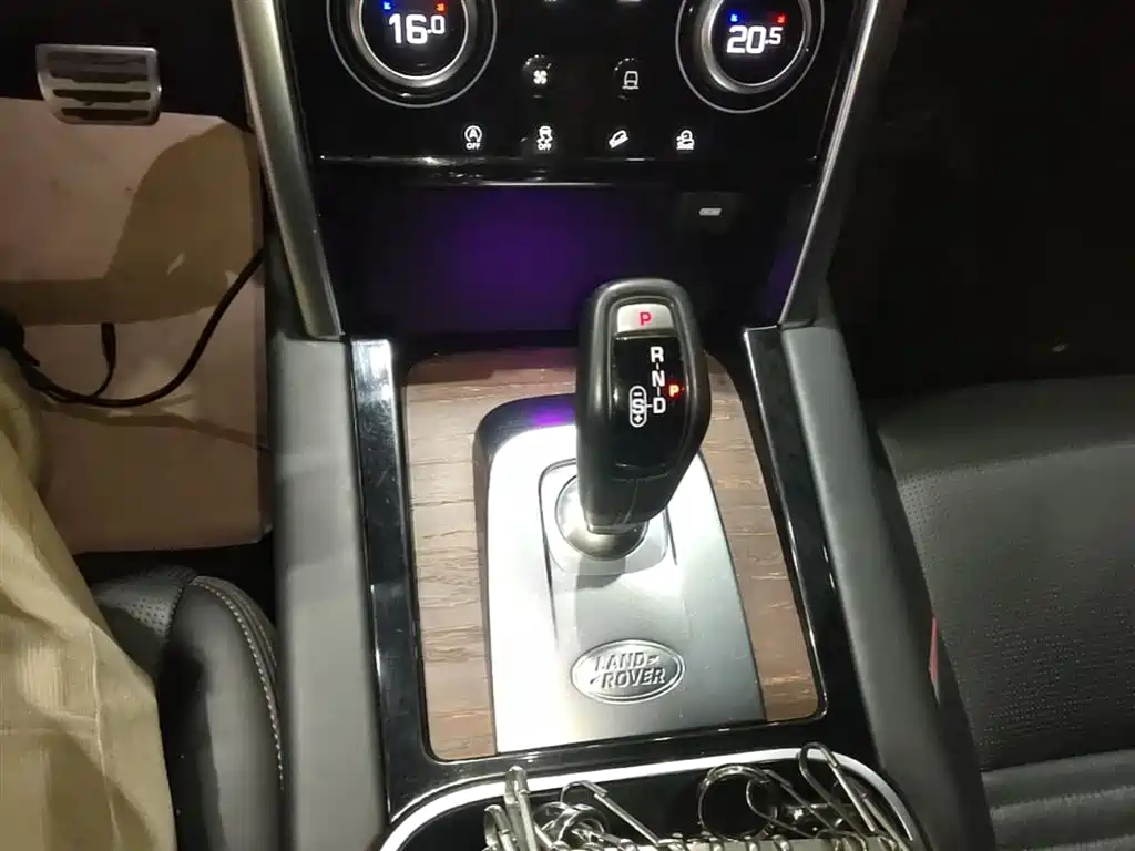 LAND ROVER DISCOVER SPORTS