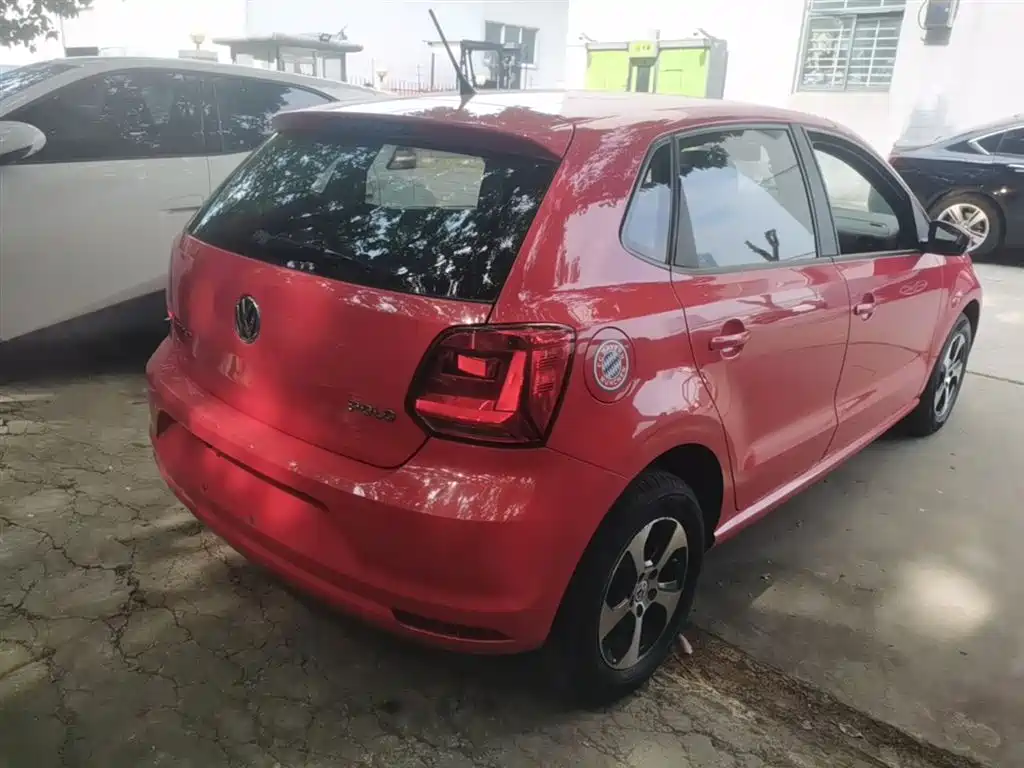 Volkswagen Polo 2016 1.4L Automatic Trend фото 7