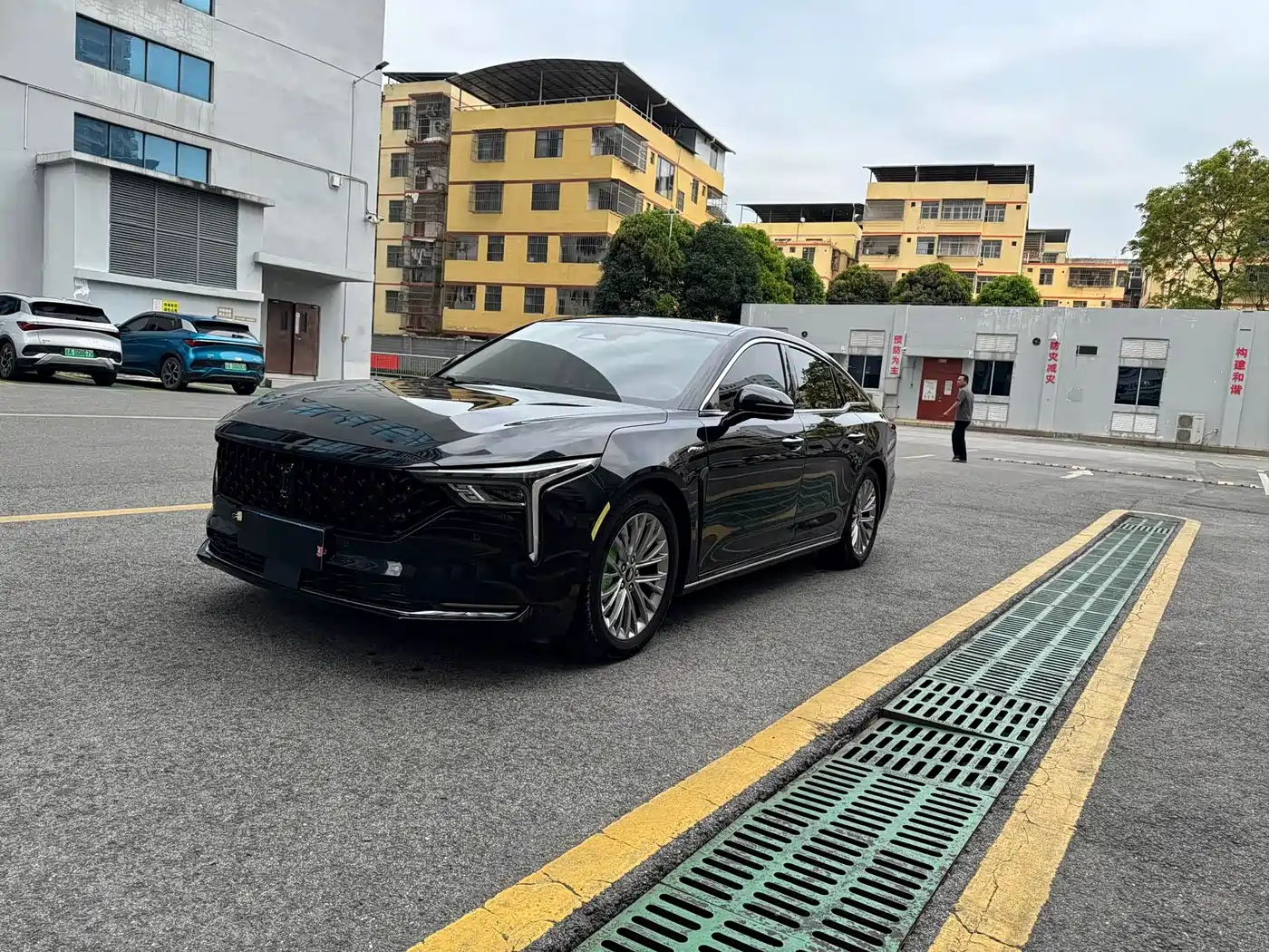 Фото 1 - Besturn B70