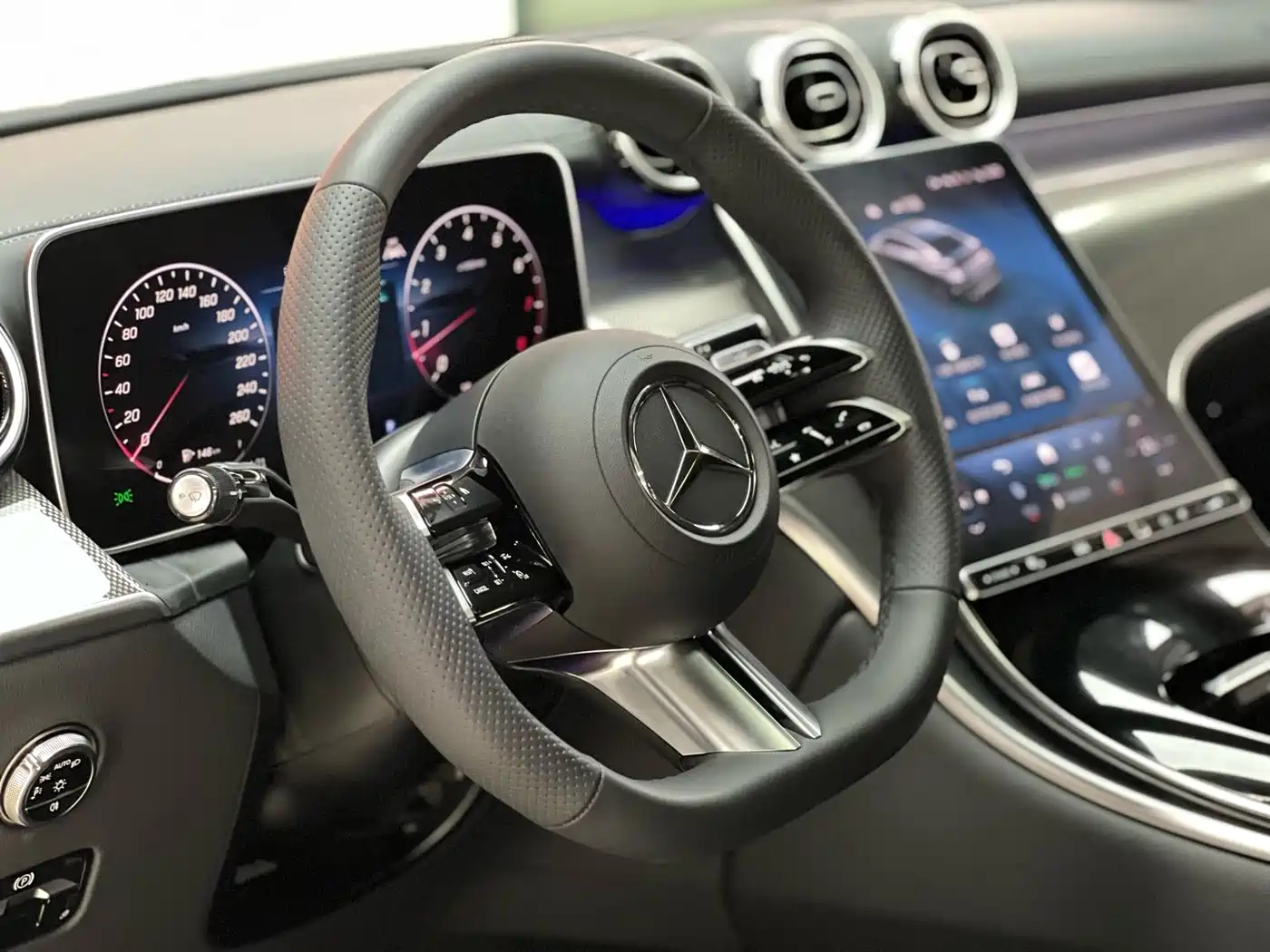 Mercedes-Benz GLC Coupe 2025 2025 GLC 260 4MATIC Coupe SUV