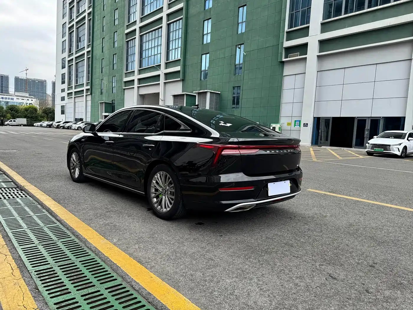 Фото 38 - Besturn B70