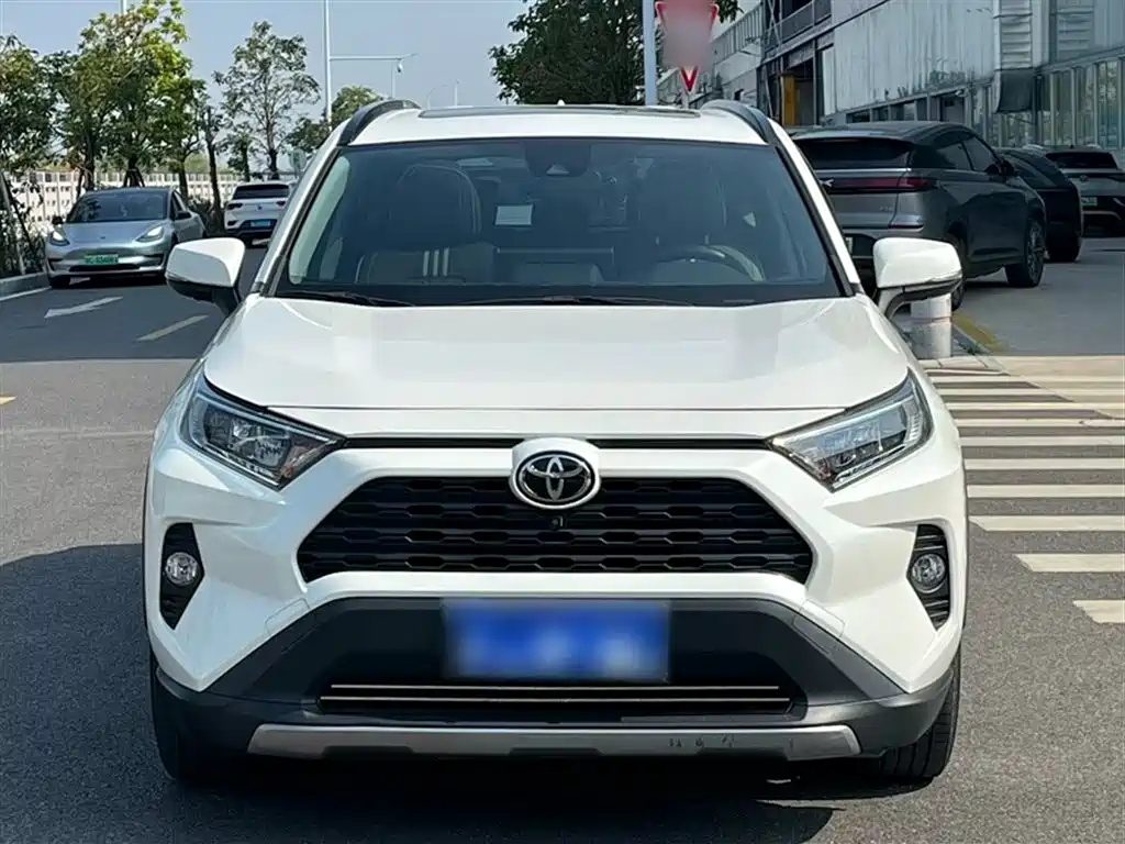 Toyota RAV4 Rongfang 2020 2.0L CVT 2WD Trend Edition фото 3
