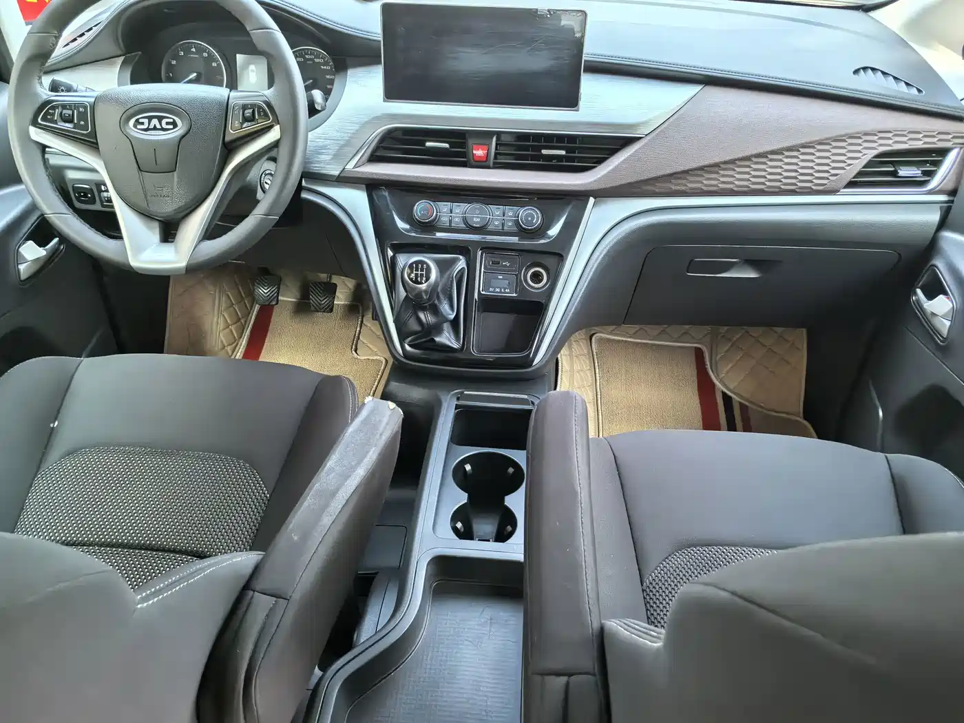 JAC Refine M3 2023 2022 1.5T 7-Seater Standard