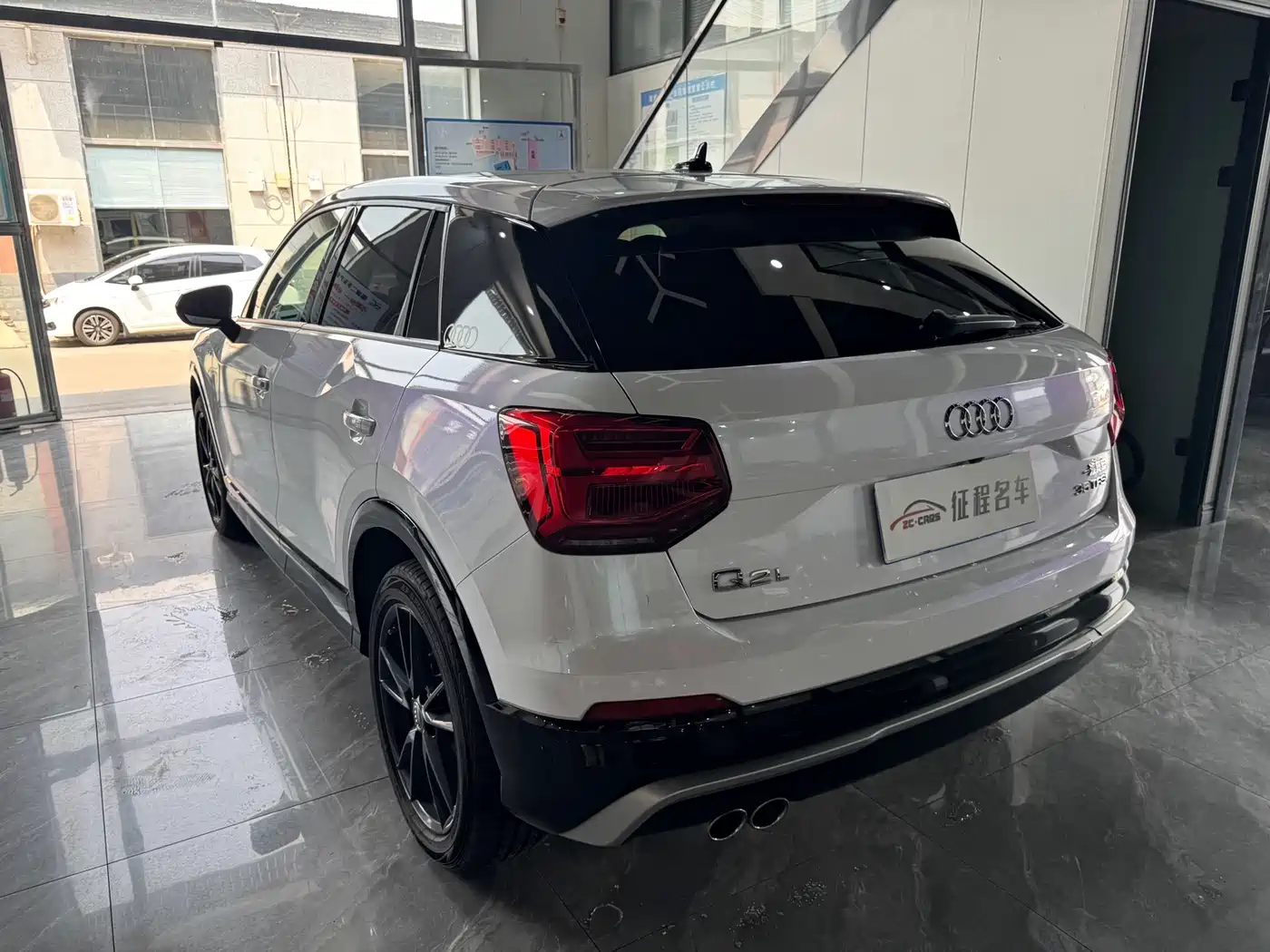 Audi Q2L 2020 35 TFSI Progressive Dynamic Model фото 3