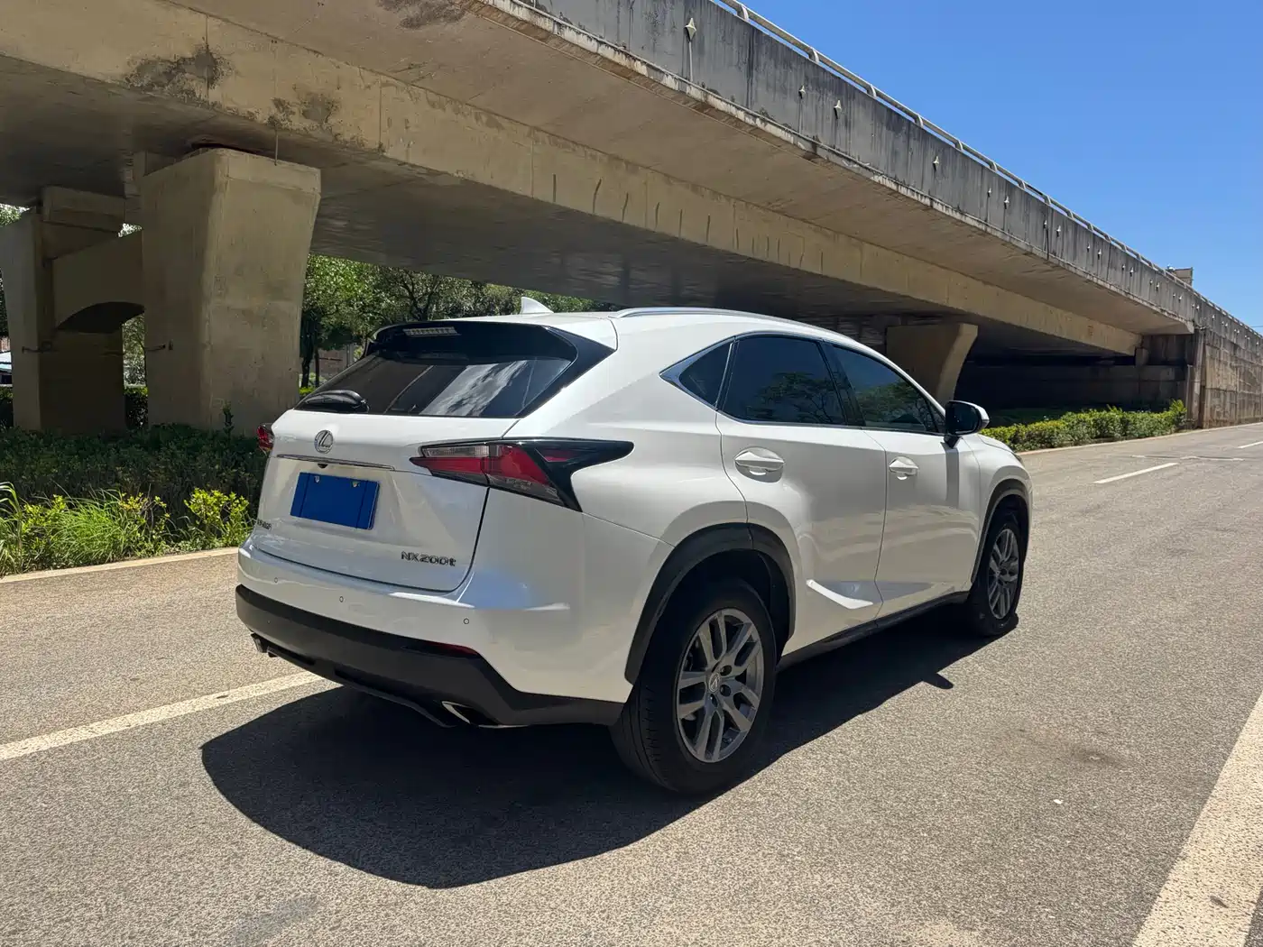 Lexus NX 2015 200t AWD F Sport фото 2