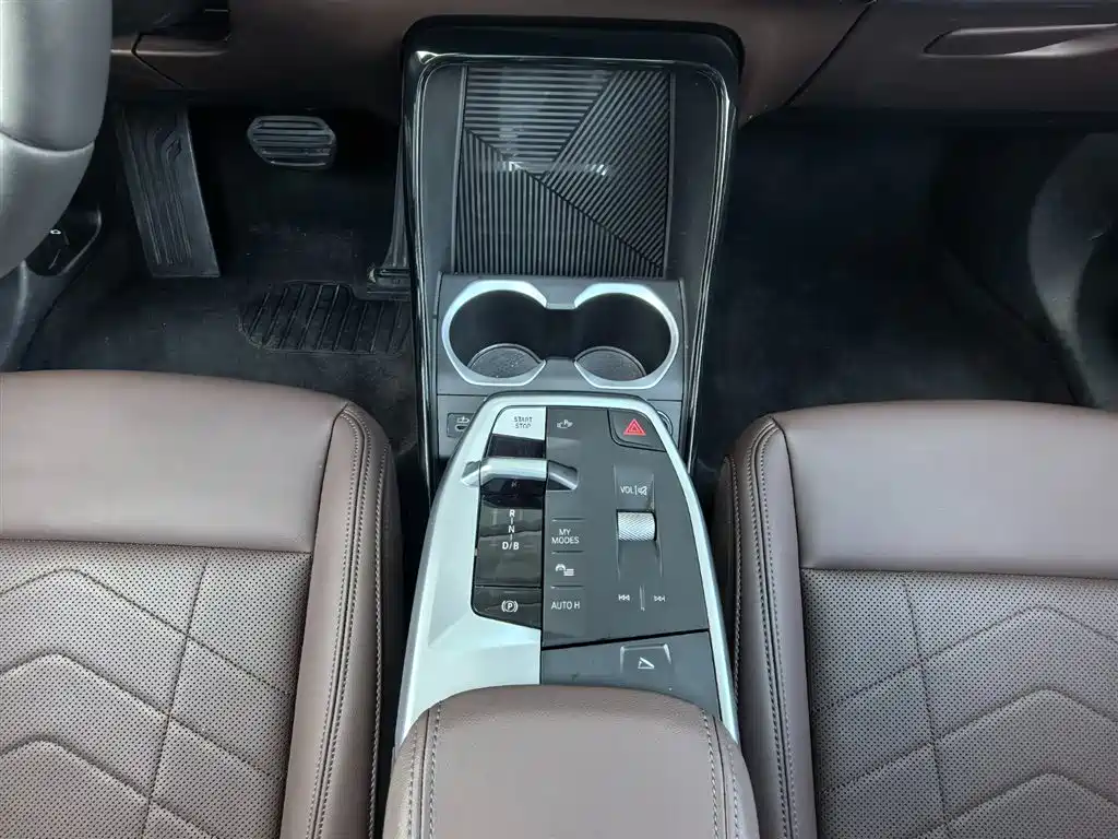 BMW iX1 2025 2025 eDrive25L M Sport Package