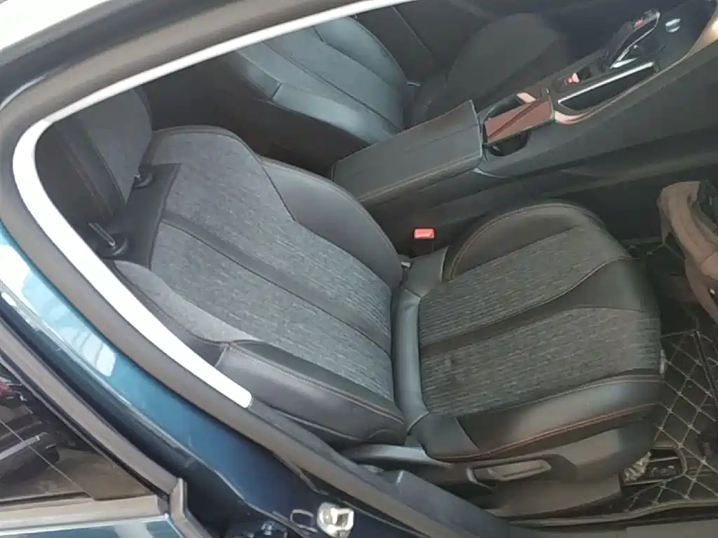 Peugeot 5008 2017 380THP 7-seat Elite Edition фото 25
