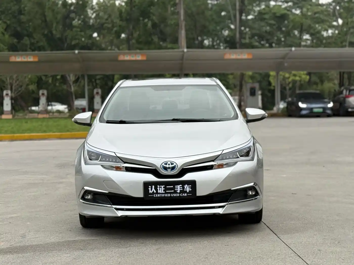 Toyota Corolla 2017 Facelift Hybrid 1.8L E-CVT Leading Edition фото 2