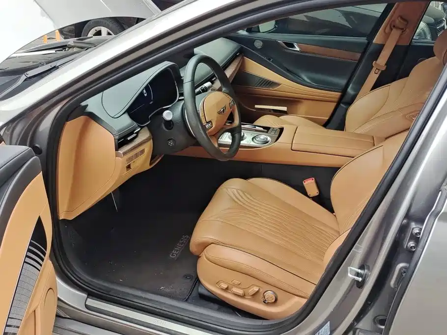 Фото 9 - Genesis G80