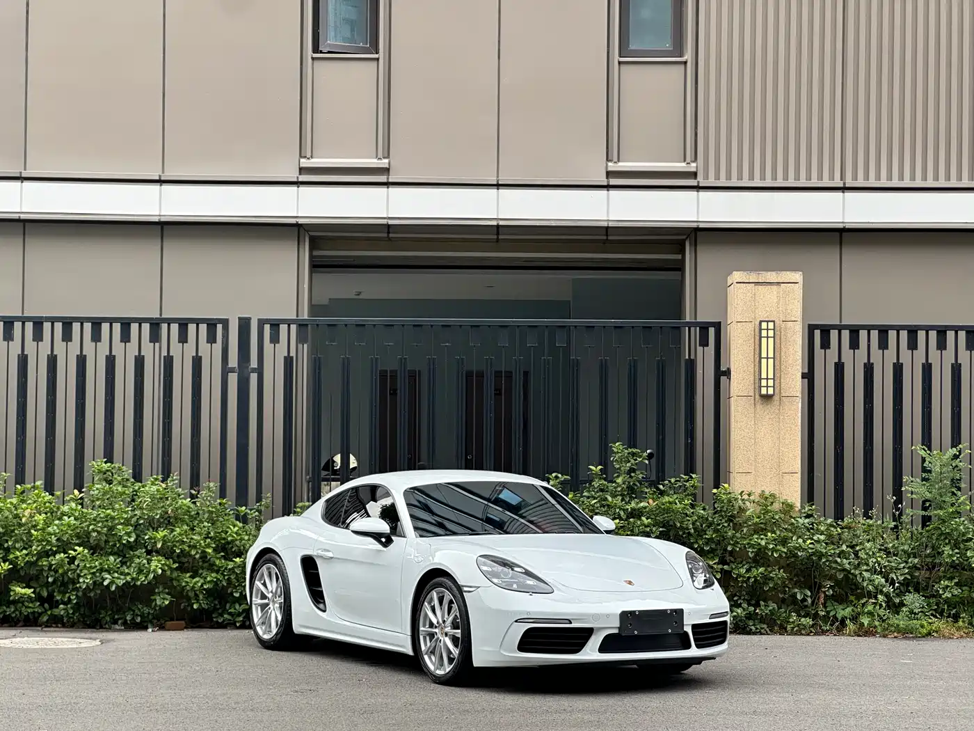 Porsche 718 2018 Cayman 2.0T фото 3