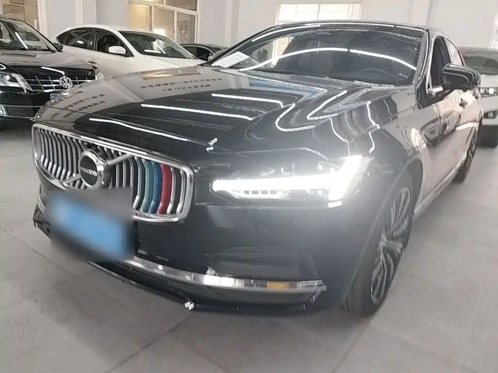 Фото 1 - Volvo S90