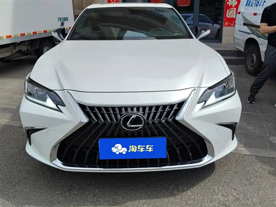 Lexus ES 2024 200 Premium Edition фото 2