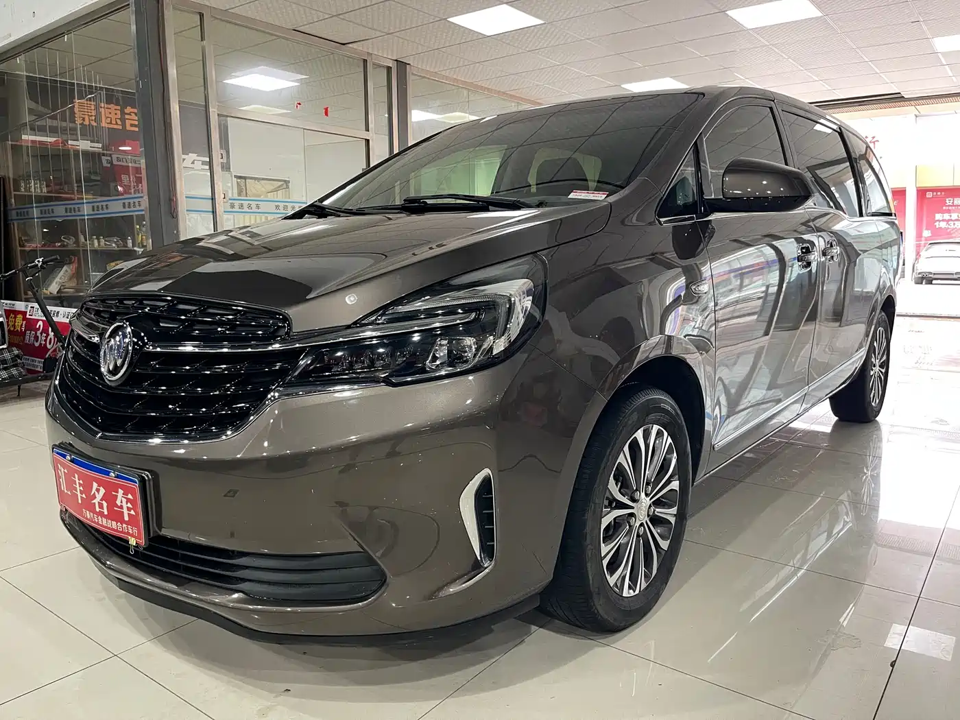 Buick GL8 2022 Land Business Class 652T Luxury