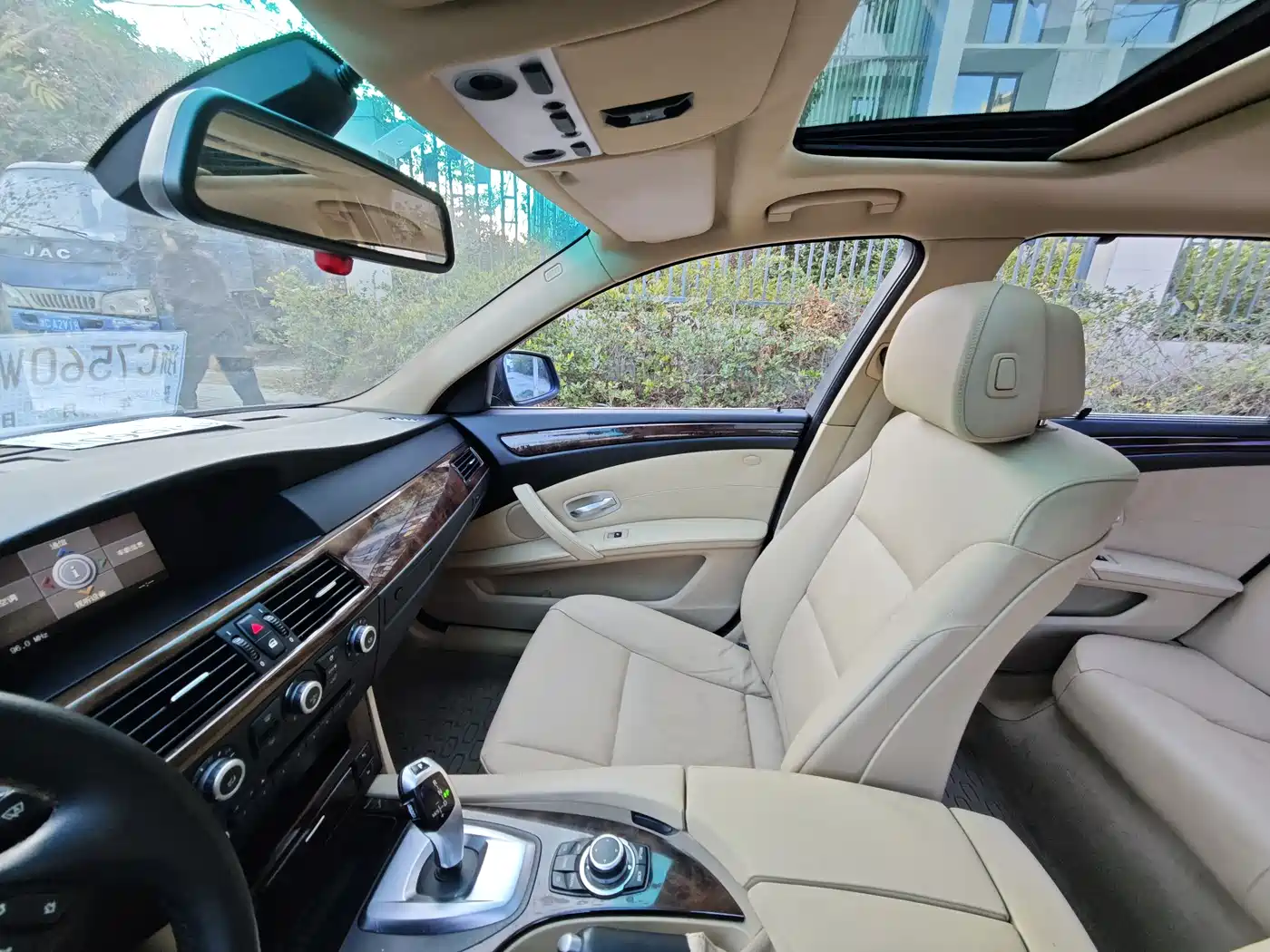 BMW 5 Series 2009 Model 523Li Premium фото 10