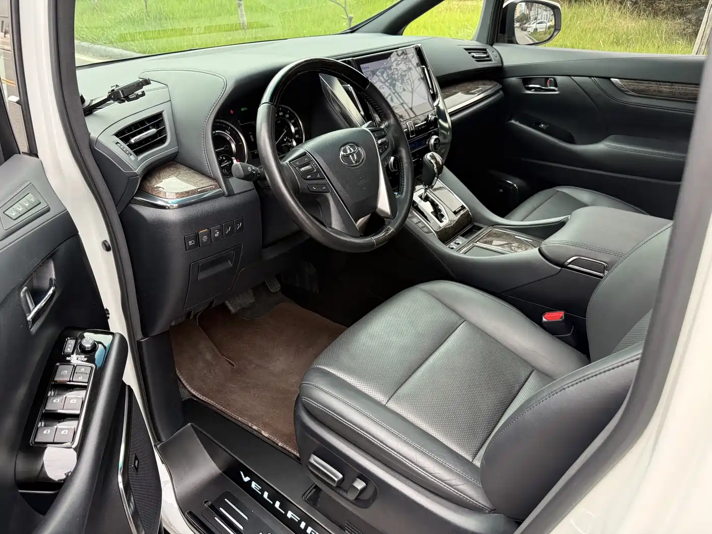 Toyota Vellfire 2020 2020 Twin Engine 2.5L HV Premium Edition