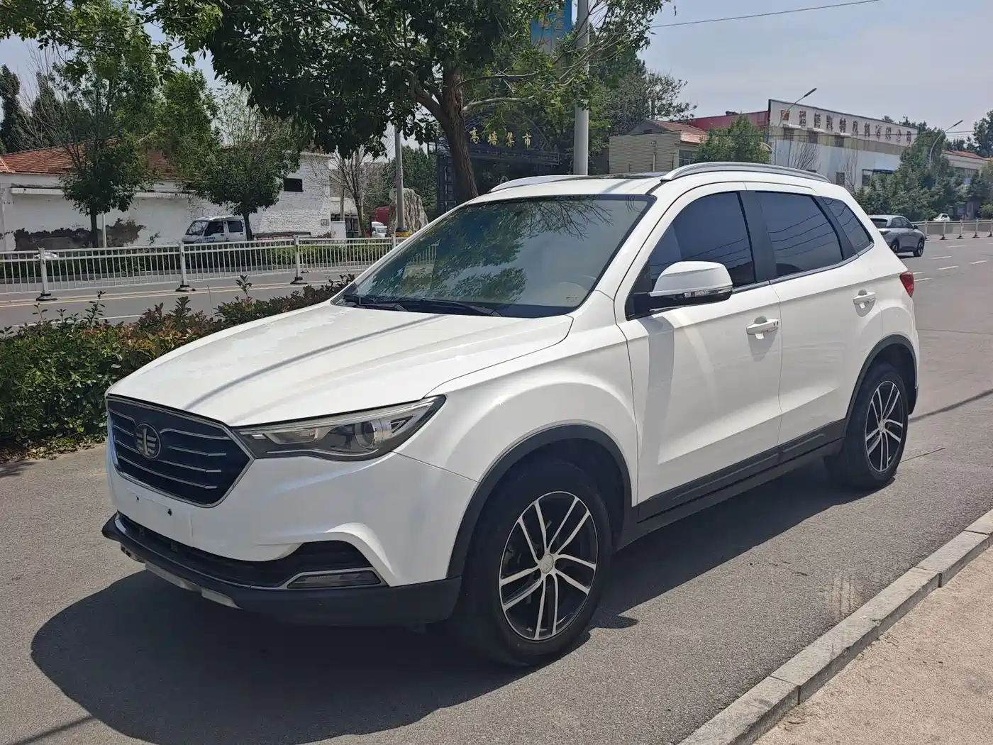Besturn X40 2018 2018 Internet Celebrity Edition 1.6L Automatic Luxury