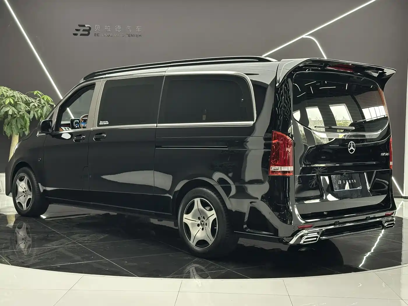 Mercedes-Benz Vito 2023 2.0T Business 7-Seater фото 18