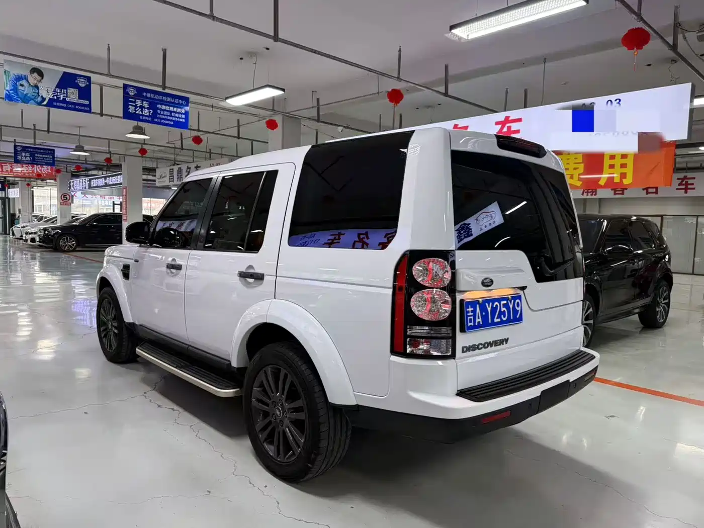 Land Rover Discovery 2016 3.0 SC Black Edition SE фото 6