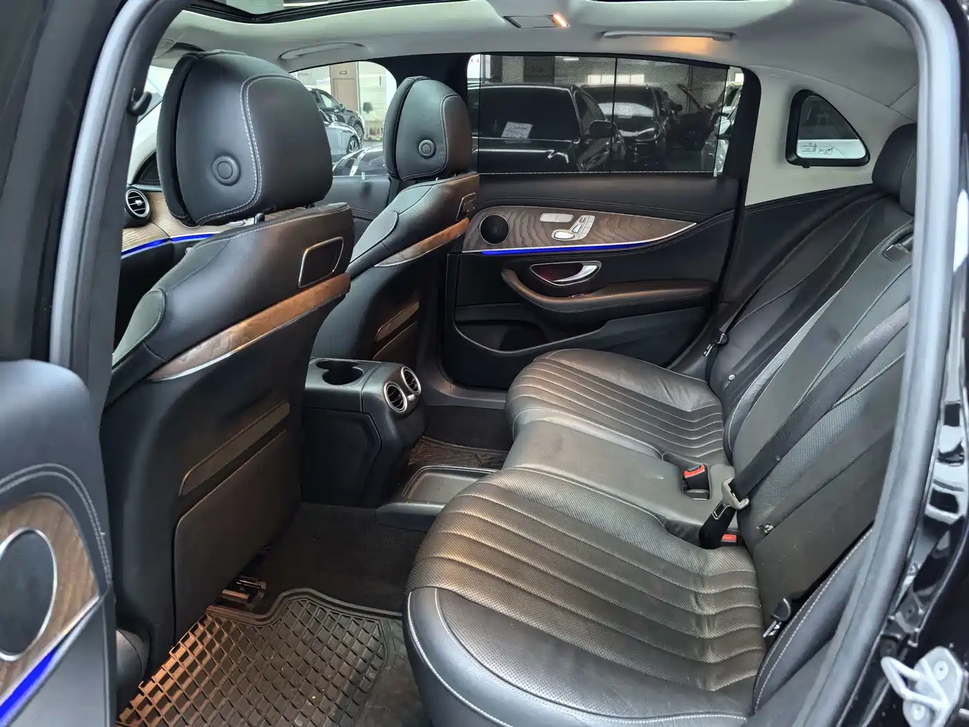 Mercedes-Benz E-Class 2016 E 300 L Luxury фото 9