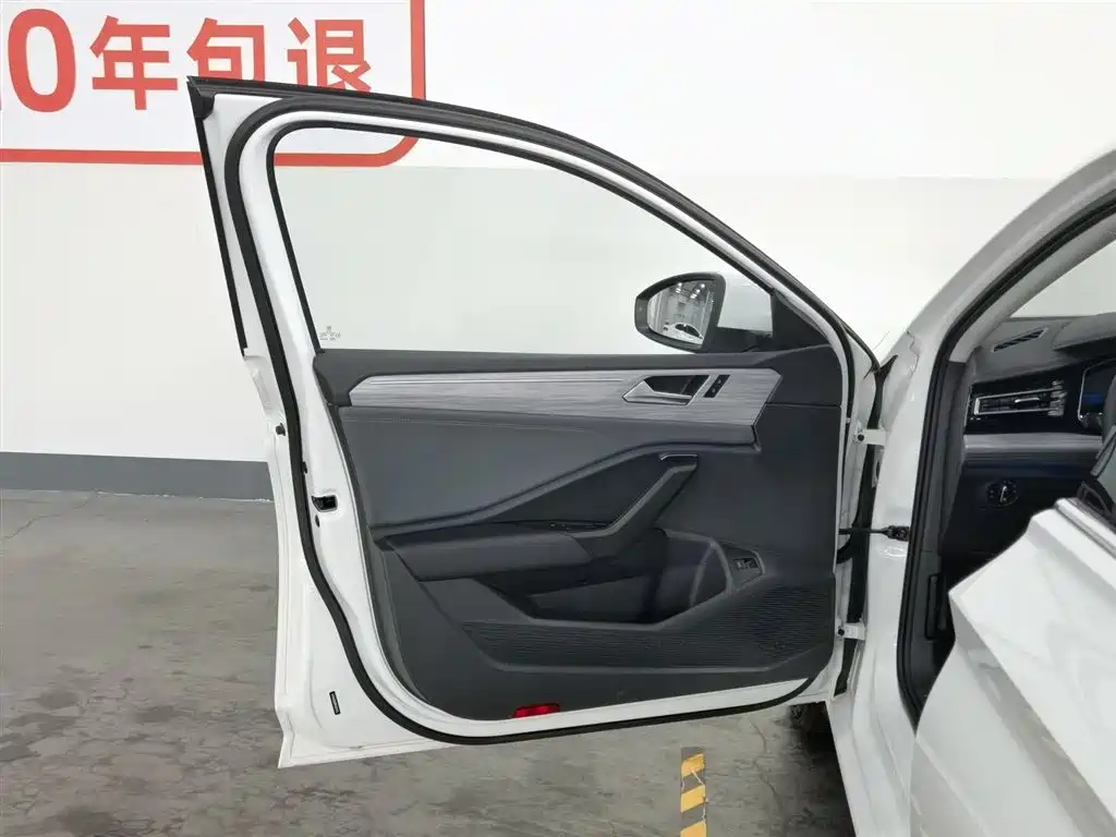 Volkswagen Sagitar 2024 300TSI DSG Surpass Edition фото 8