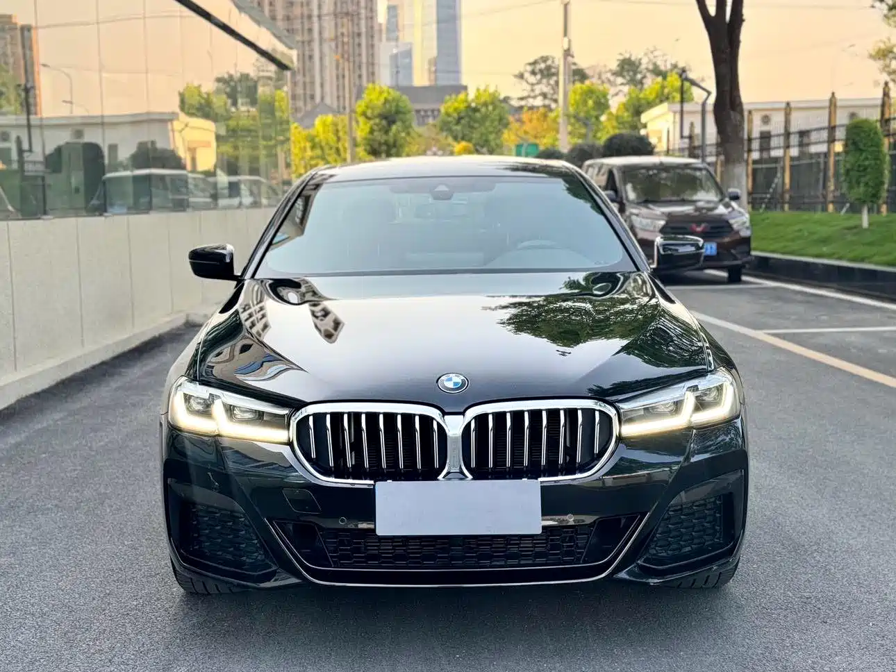 BMW 5 Series 2022 525Li M Sport Package фото 2