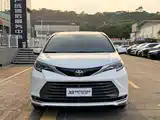 Фото 2 - Toyota Sienna