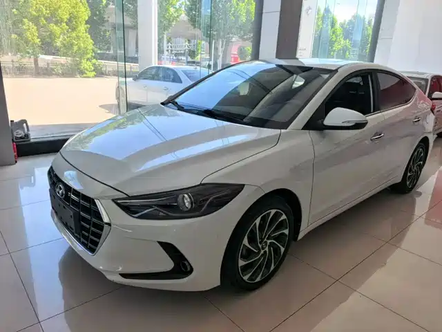 Hyundai Elantra 2020