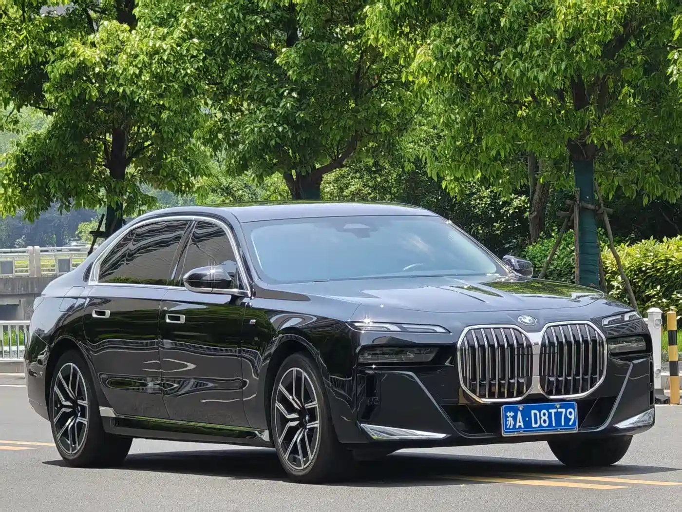 BMW 7 Series 2023 Model 735Li M Sport Package фото 3