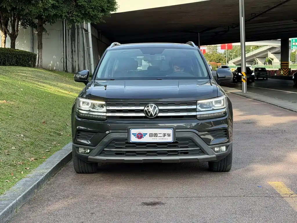 صورة 2 - Volkswagen Tharu