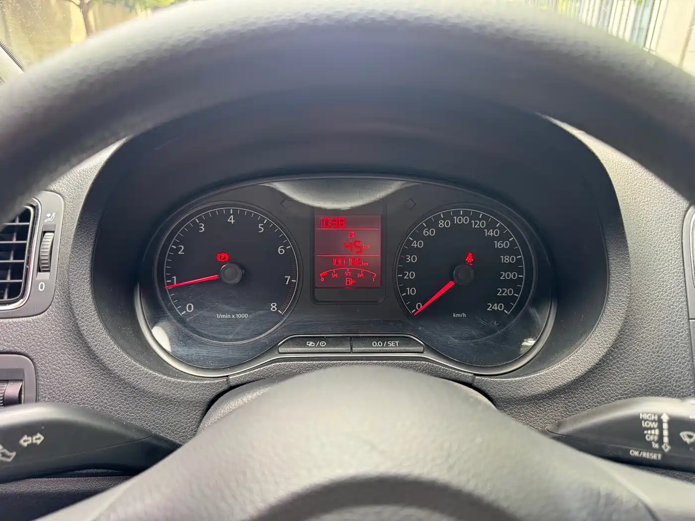 Volkswagen Polo 2013 1.4L Manual Trend Edition фото 8