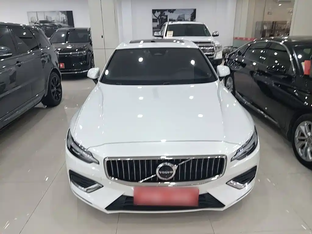 Volvo S60 2024 2025 B4 Smart Elite Luxury Edition