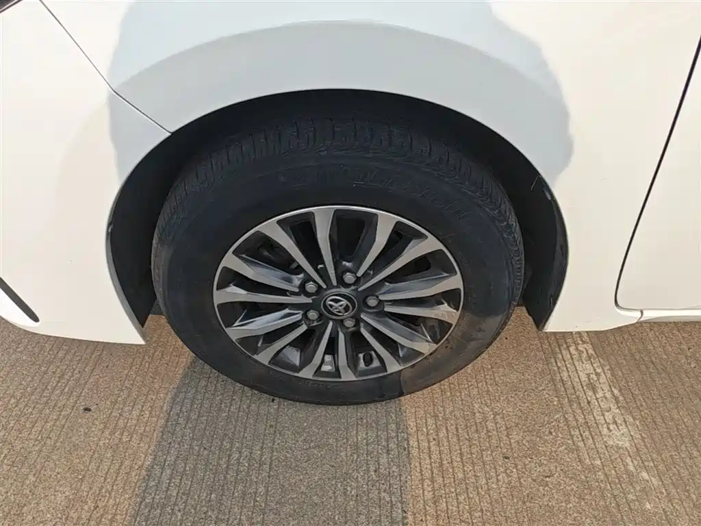 Toyota Corolla 2018 1.2T S-CVT GL Smart Edition фото 23