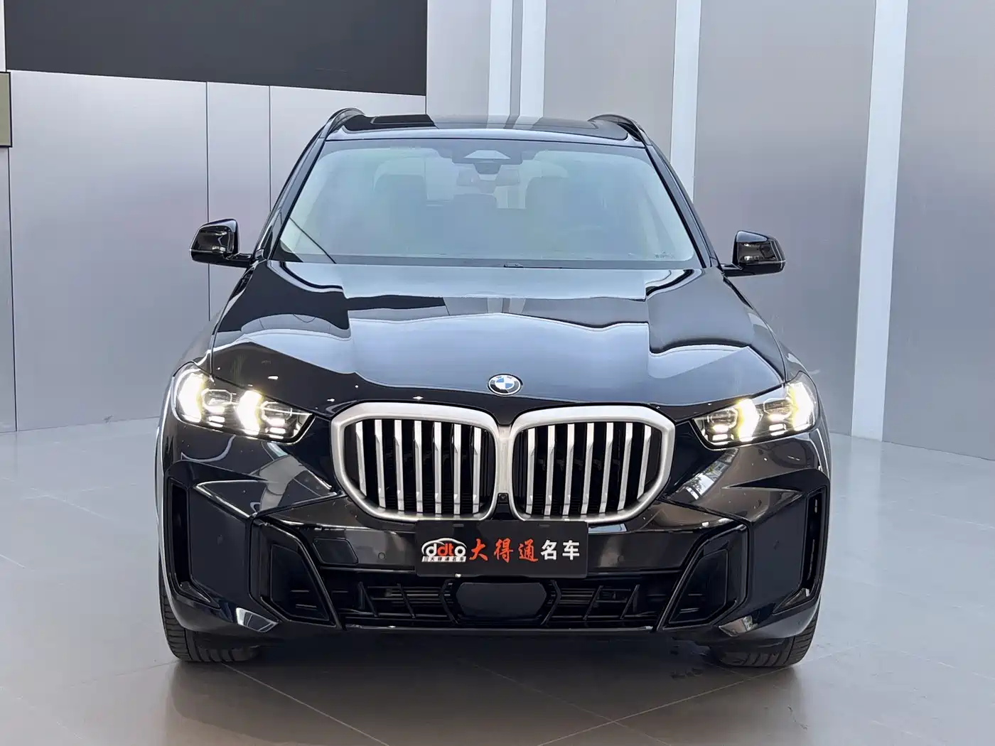 BMW X5 2025 Model xDrive 30Li Exclusive M Sport Blackout Package фото 2