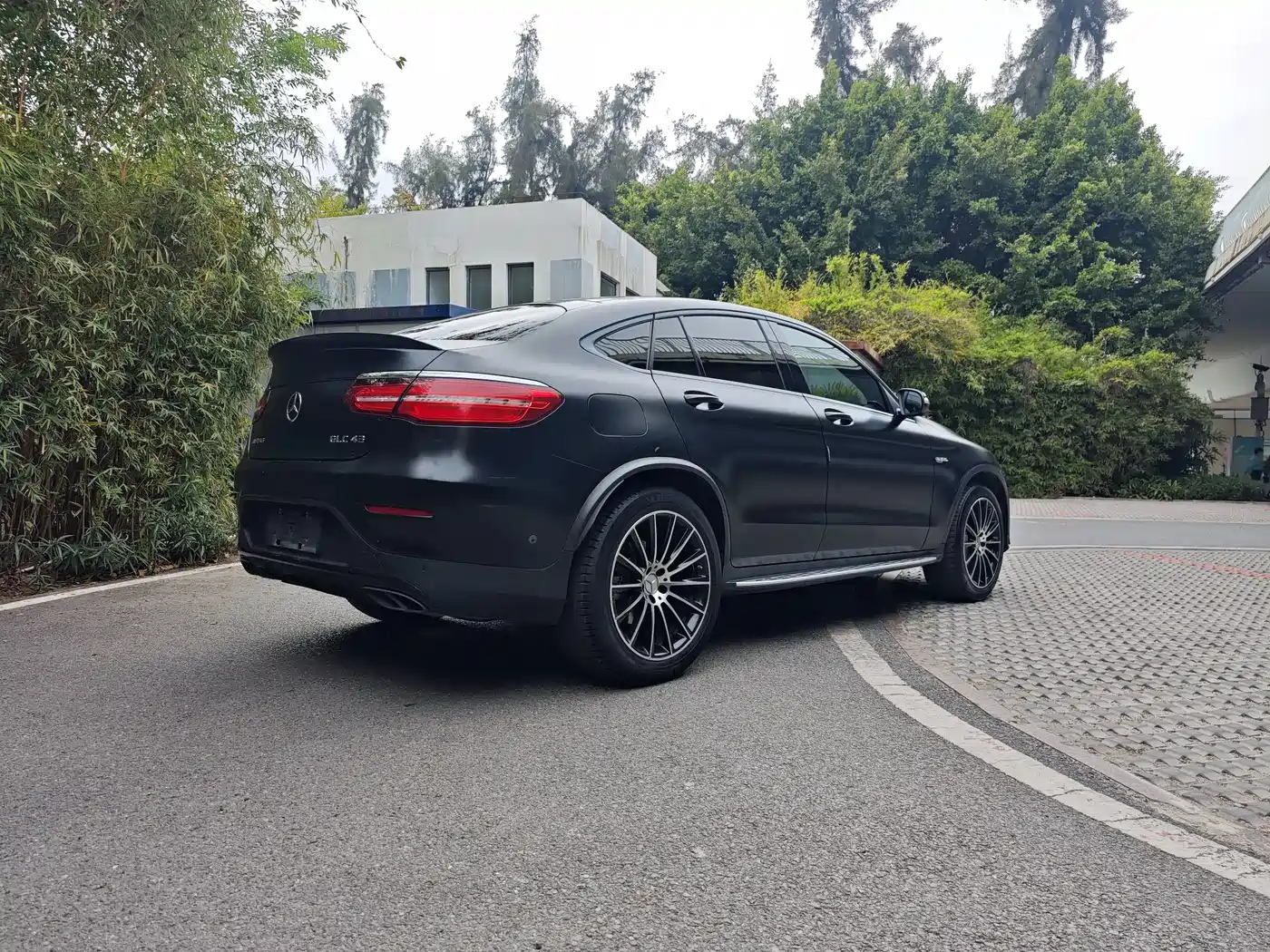 Mercedes-Benz GLC Coupe AMG 2017 AMG GLC 43 4MATIC Coupe SUV фото 5