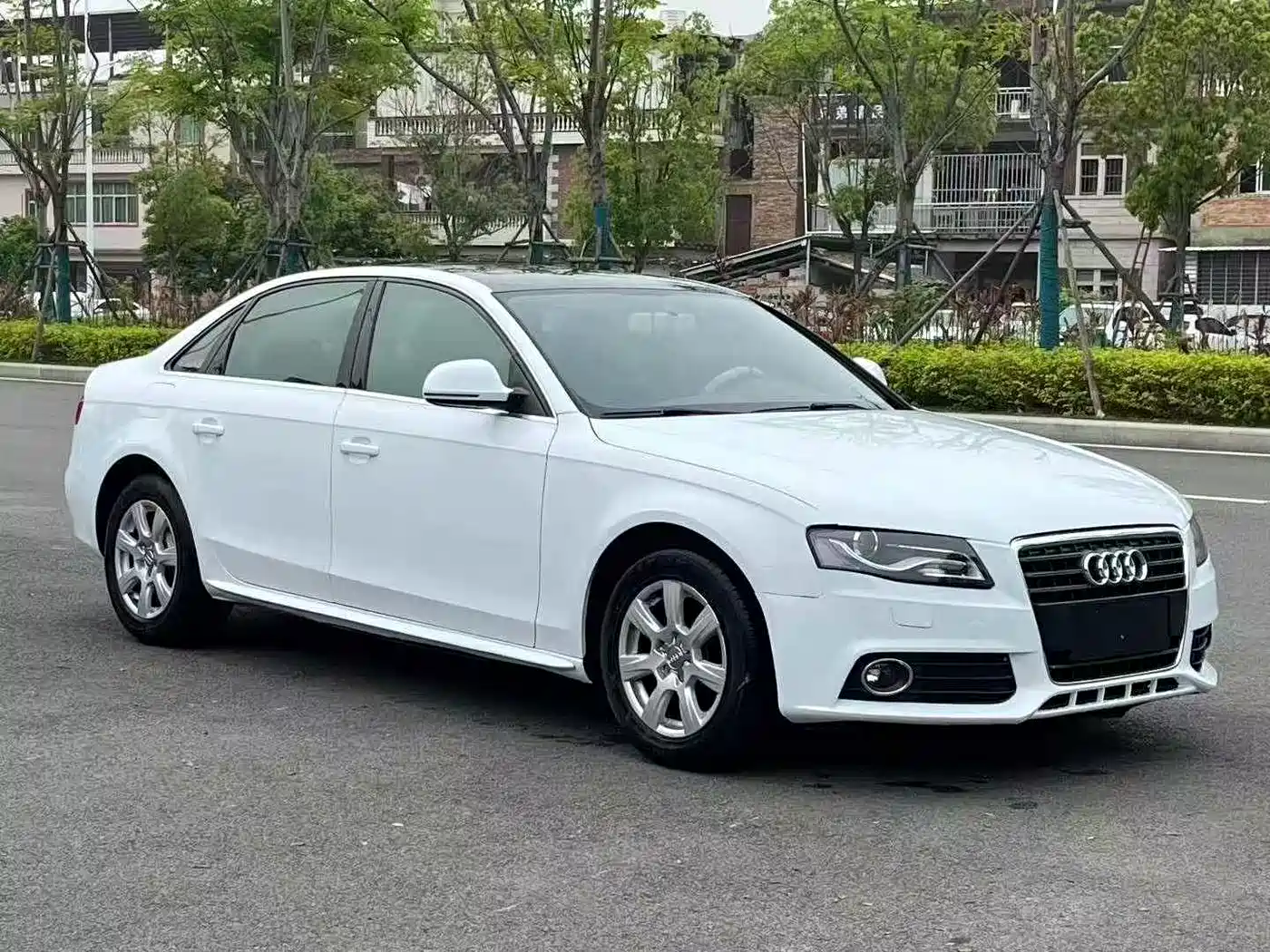 Audi A4L 2011 2.0 TFSI Standard фото 3