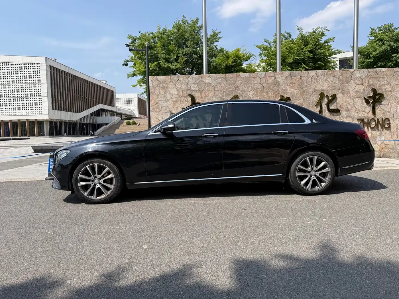 Mercedes-Benz E-Class 2016 E 300 L Fashion Type фото 2