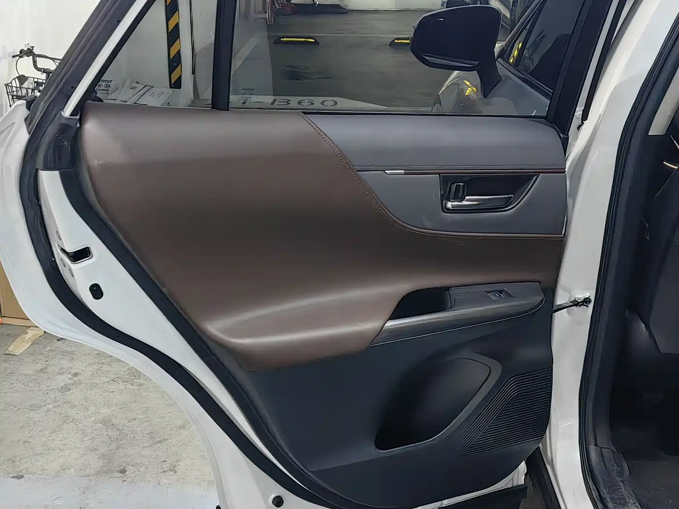 Toyota Lingfang HARRIER 2022 2.0L CVT 2WD Luxury Edition фото 13