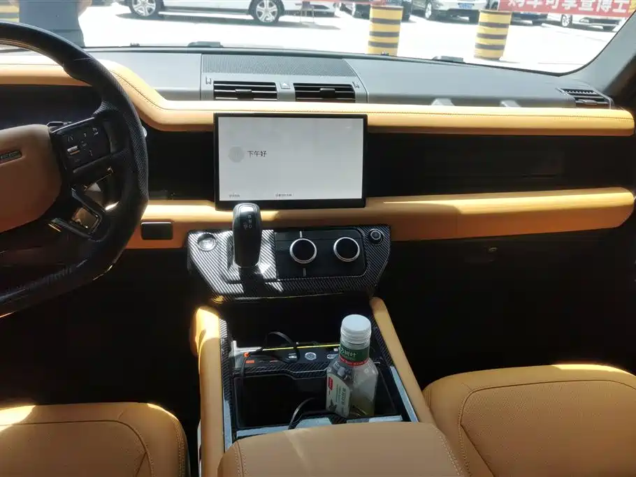 Land Rover Defender 2025 110 3.0T P400 X-Dynamic SE фото 13