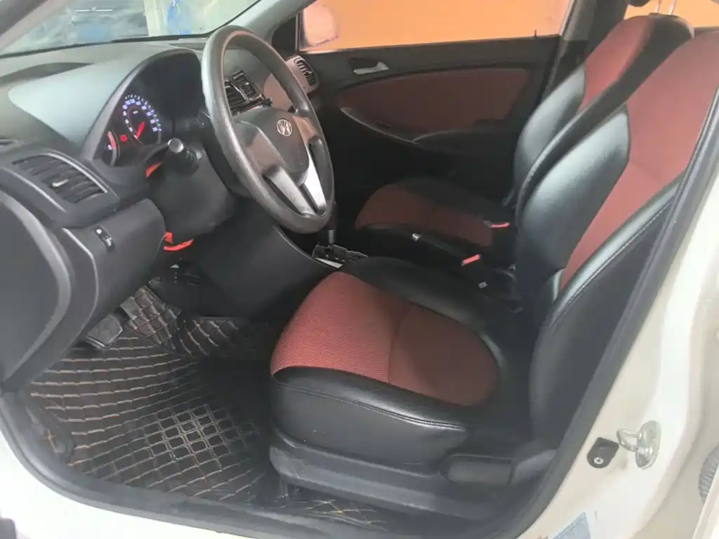 Hyundai Reina 2014 2014 Model 1.4L Automatic GLX