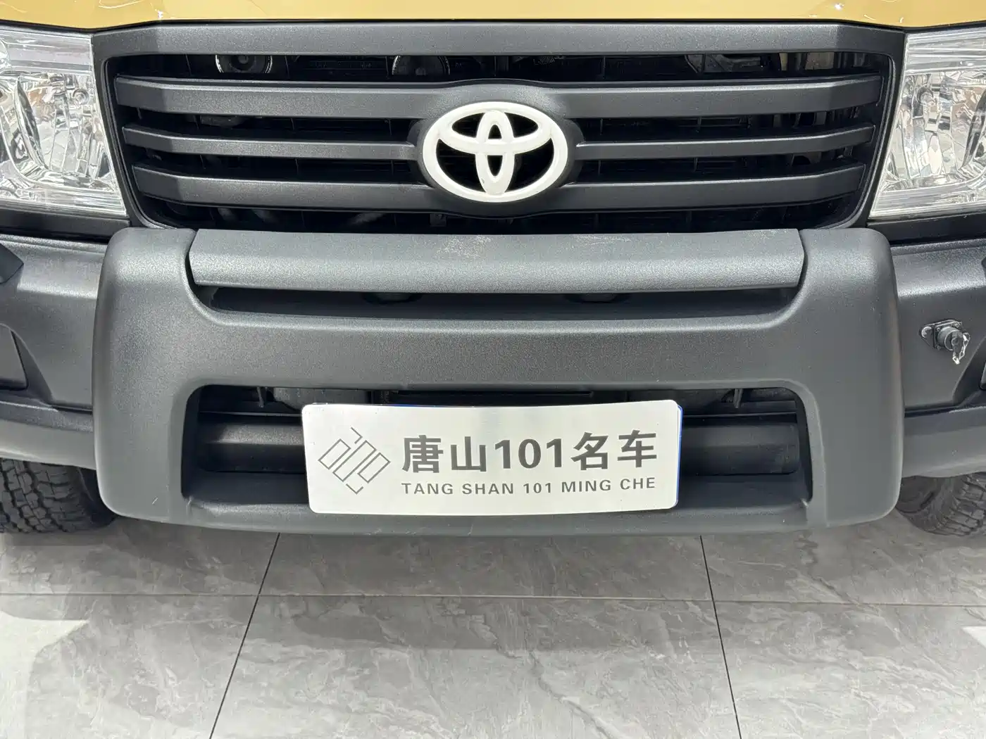 Toyota Land Cruiser 2005 Model 4.7L Automatic VX-R Luxury DVD Edition фото 5
